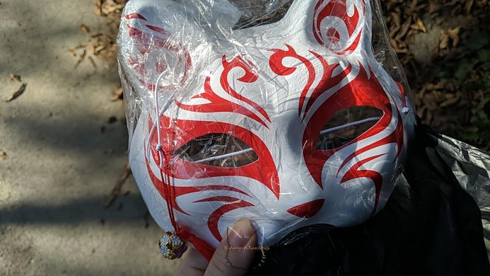 Japanese fox mask (kitsune) with bells - red, type A