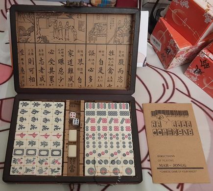 Chinese Board game Mahjong - gift set with 144 tiles, game of "four winds", Mahjong, Set