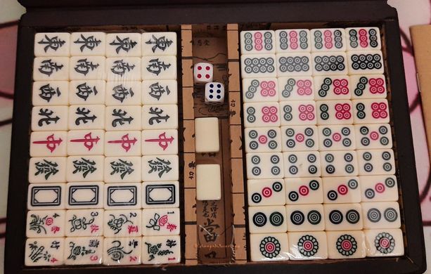 Chinese Board game Mahjong - gift set with 144 tiles, game of "four winds", Mahjong, Set