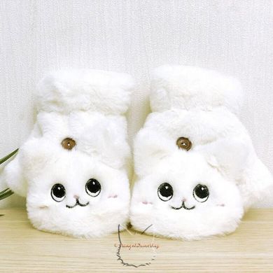 Fur gloves in the shape of a rabbit, White